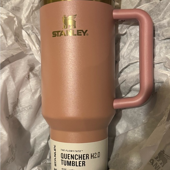 Stanley Antique Pink.💕 40 oz Sold out NWT - Picture 2 of 4